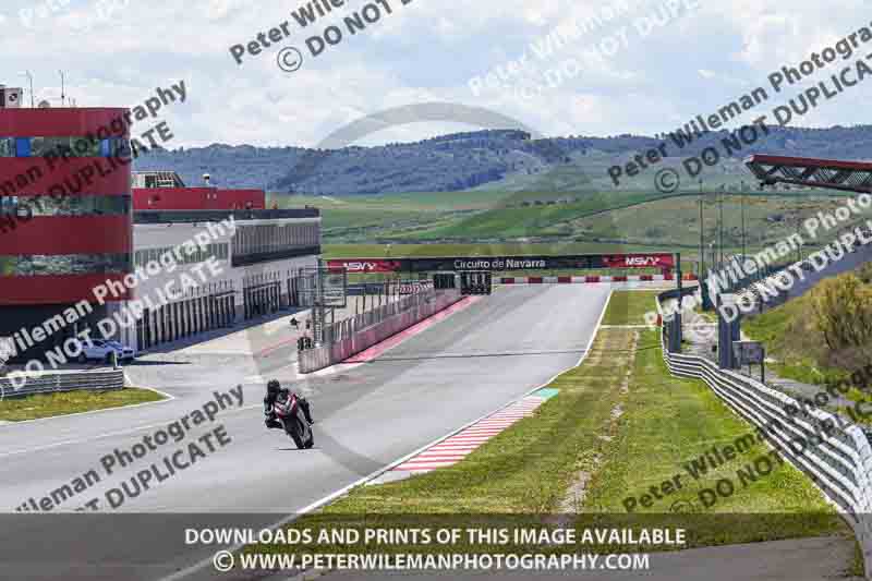 cadwell no limits trackday;cadwell park;cadwell park photographs;cadwell trackday photographs;enduro digital images;event digital images;eventdigitalimages;navarra;no limits trackdays;peter wileman photography;racing digital images;trackday digital images;trackday photos